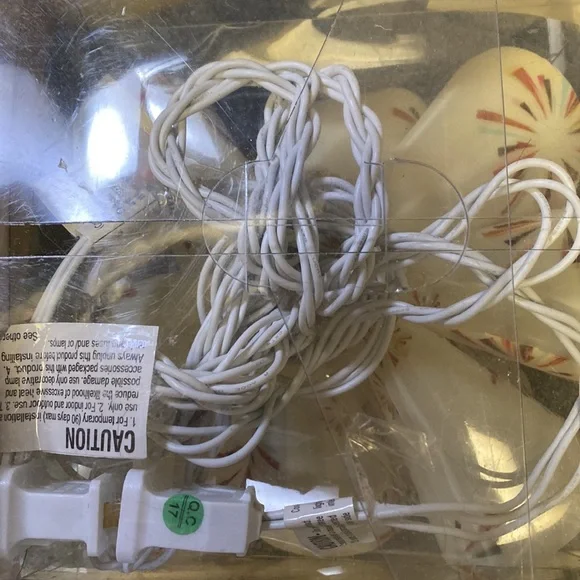 A set of 2 plastic cone string lights - Picture 4 of 8